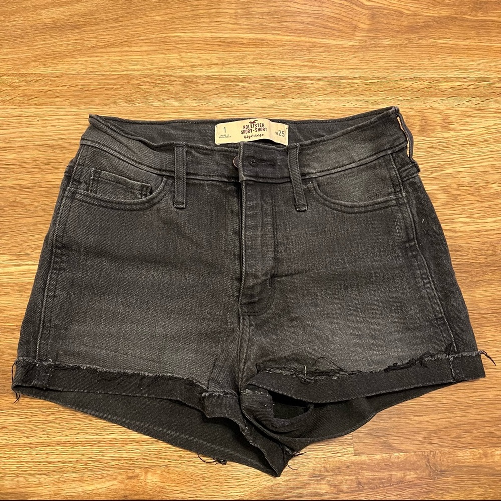 black hollister shorts